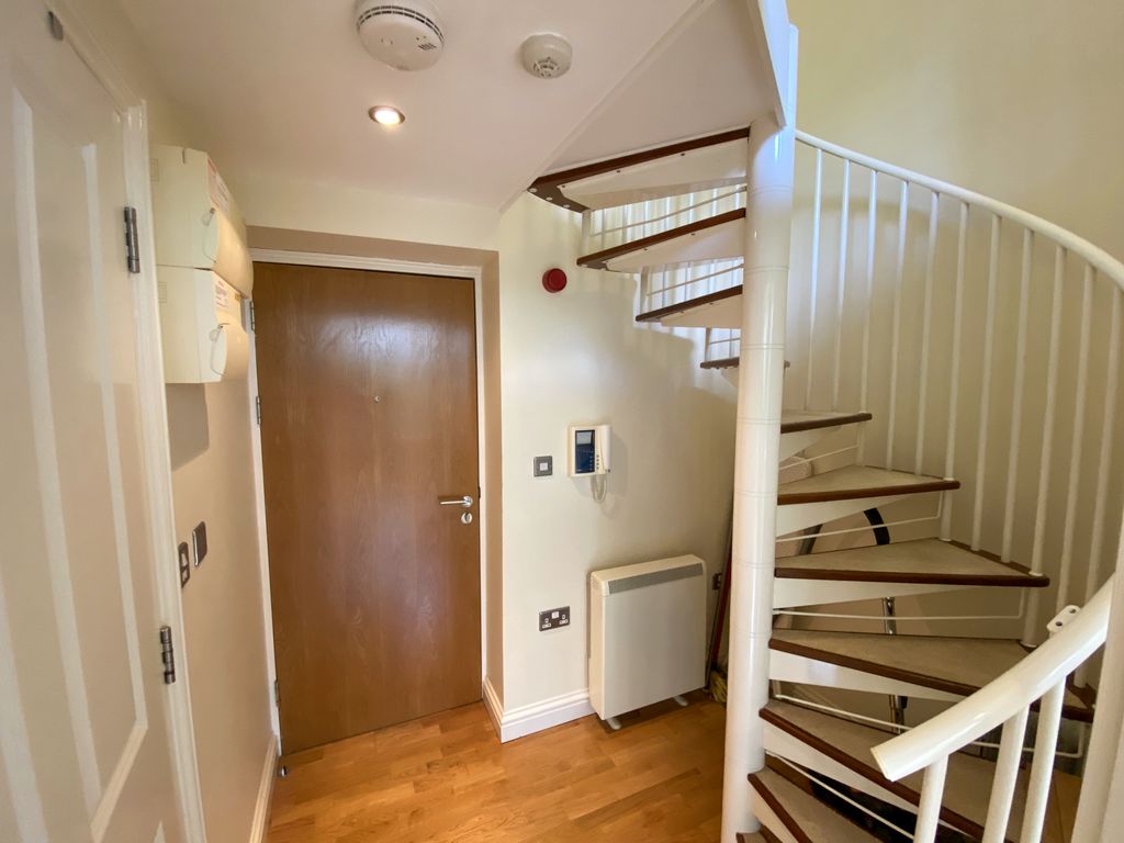 Property photo 1 of 9 Entrance Hallway