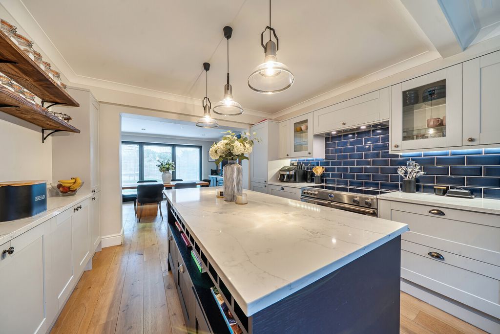 Property photo 2 of 23 1418638-12-69A06c...