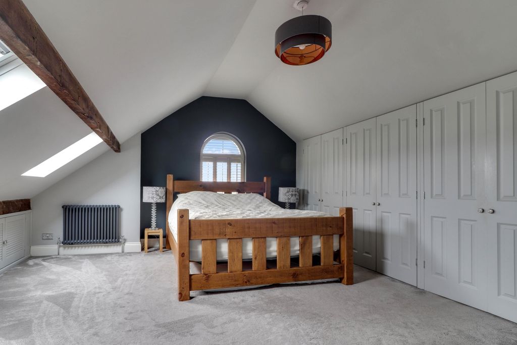 Property photo 2 of 30 Bedroom 1