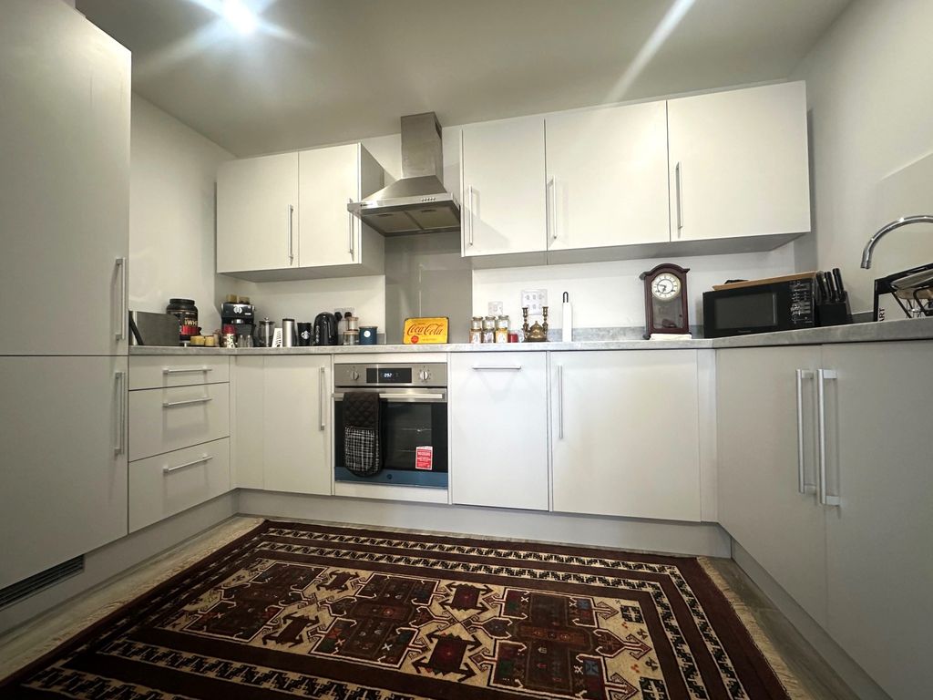 Property photo 2 of 7 Kitchen