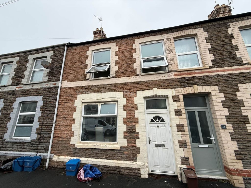 Property photo 2 of 9