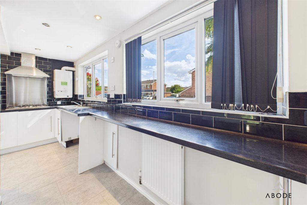 Property photo 3 of 13 Cam02544G0-Pr0310-Still004.Jpg