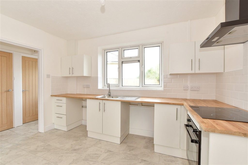 Property photo 3 of 13 Kitchen/ Dining Room