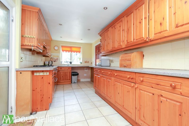 Property photo 3 of 18 Kitchen