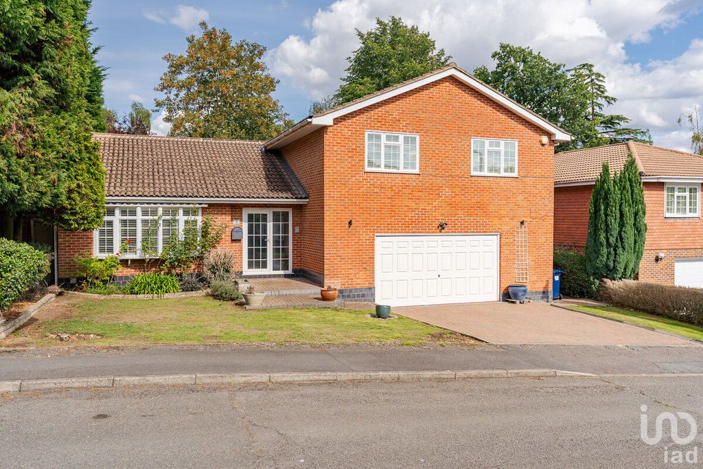 Property photo 2 of 23
