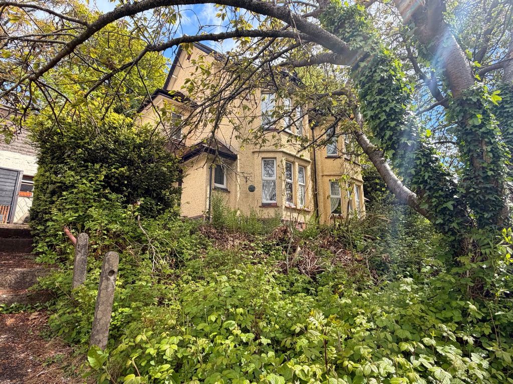 Property photo 1 of 33