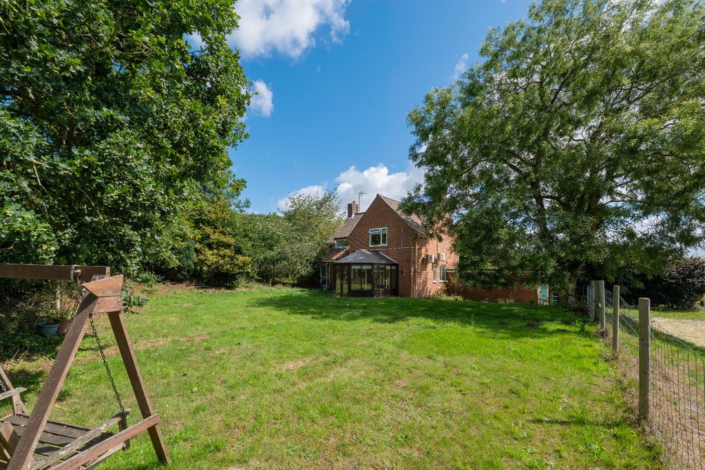 Property photo 1 of 26 4366160