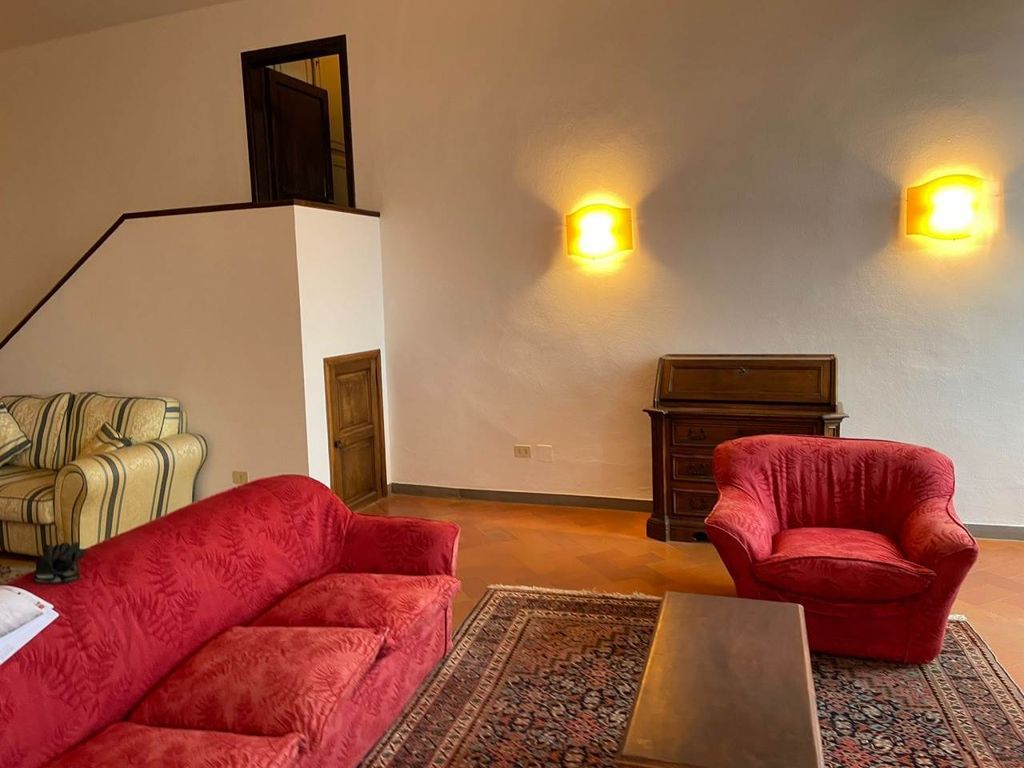 Property photo 2 of 30