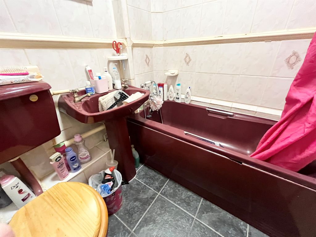 Property photo 3 of 6