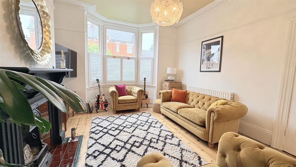Property photo 3 of 53