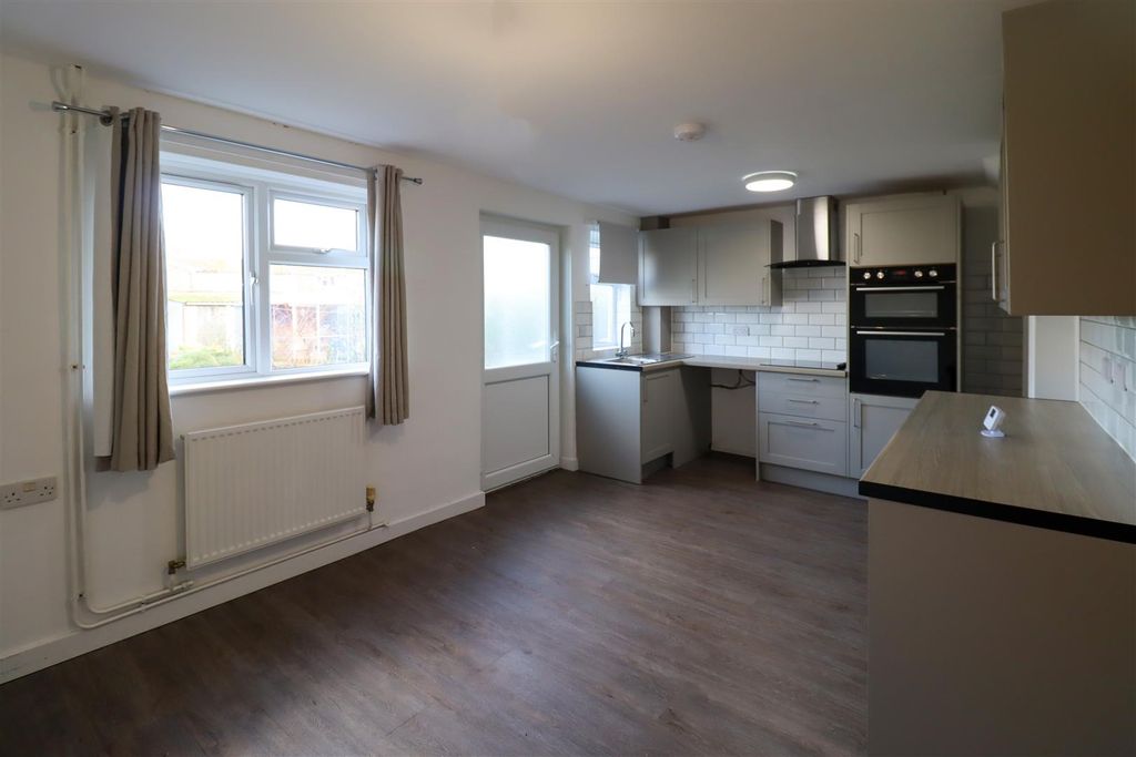 Property photo 2 of 10 Img_5942.Jpg