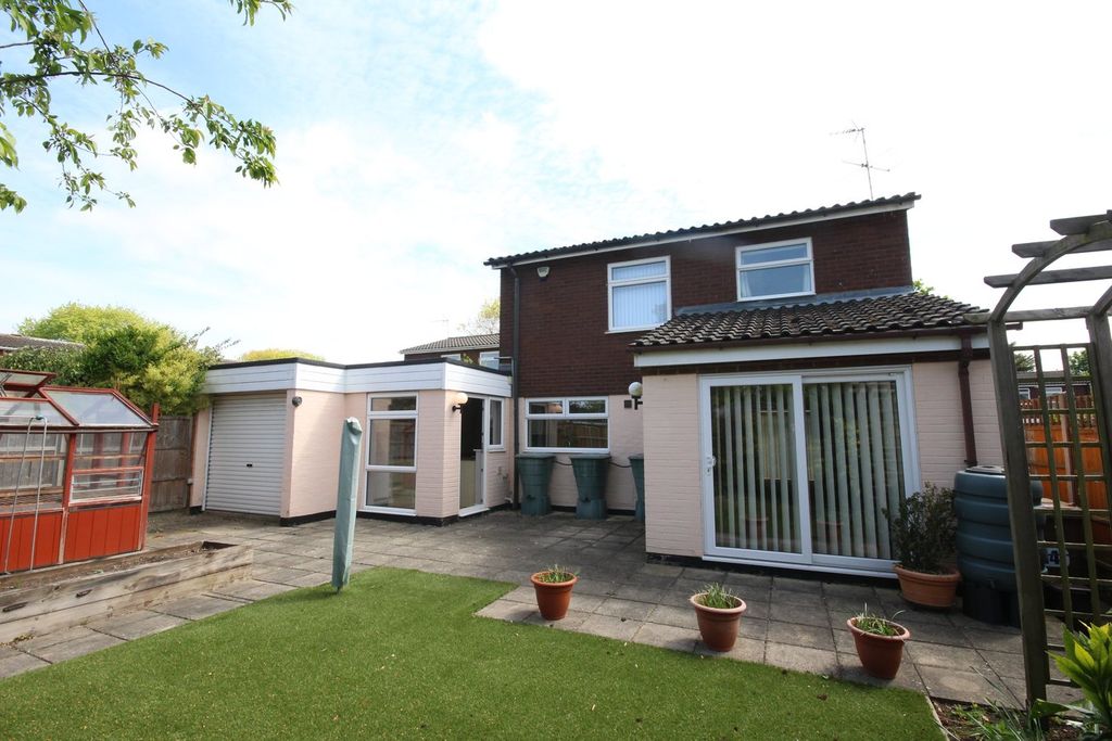Property photo 2 of 17
