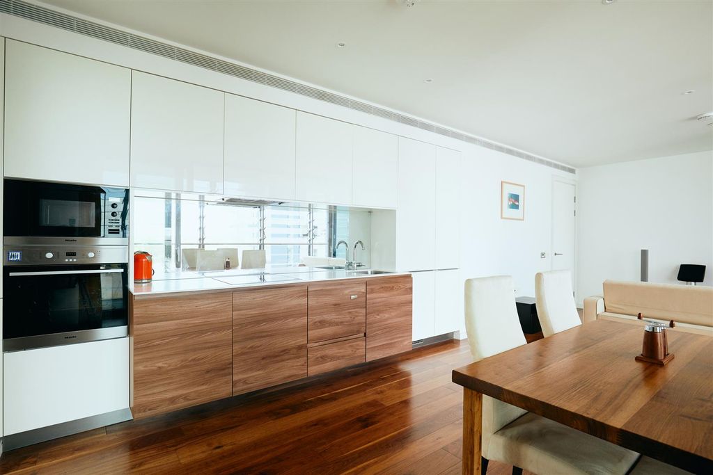 Property photo 3 of 14 Kitchen