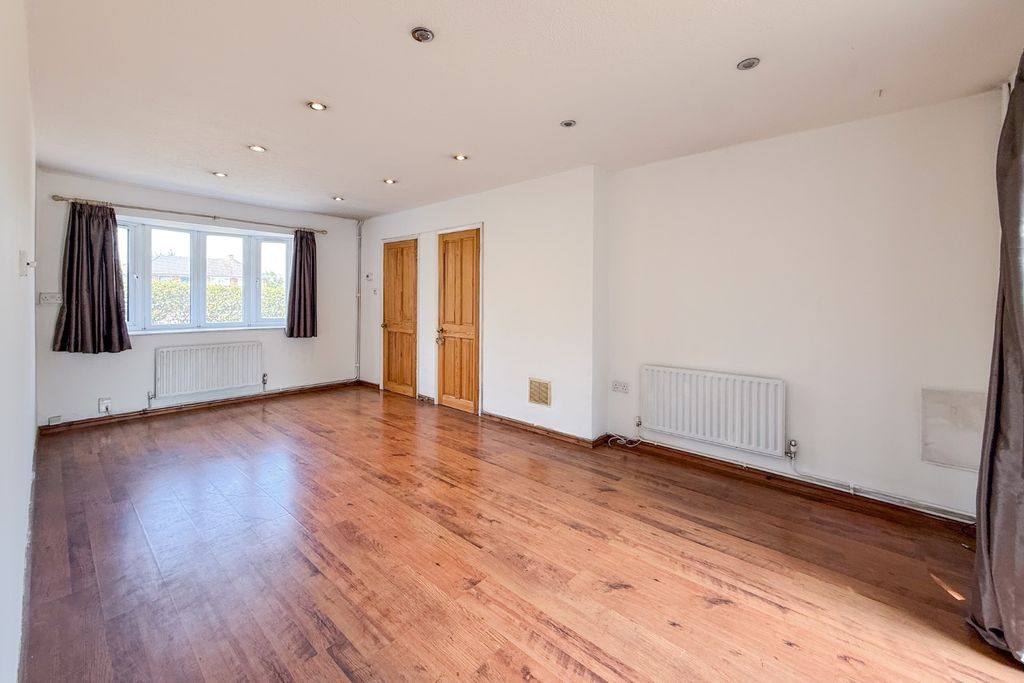 Property photo 3 of 12 5340249