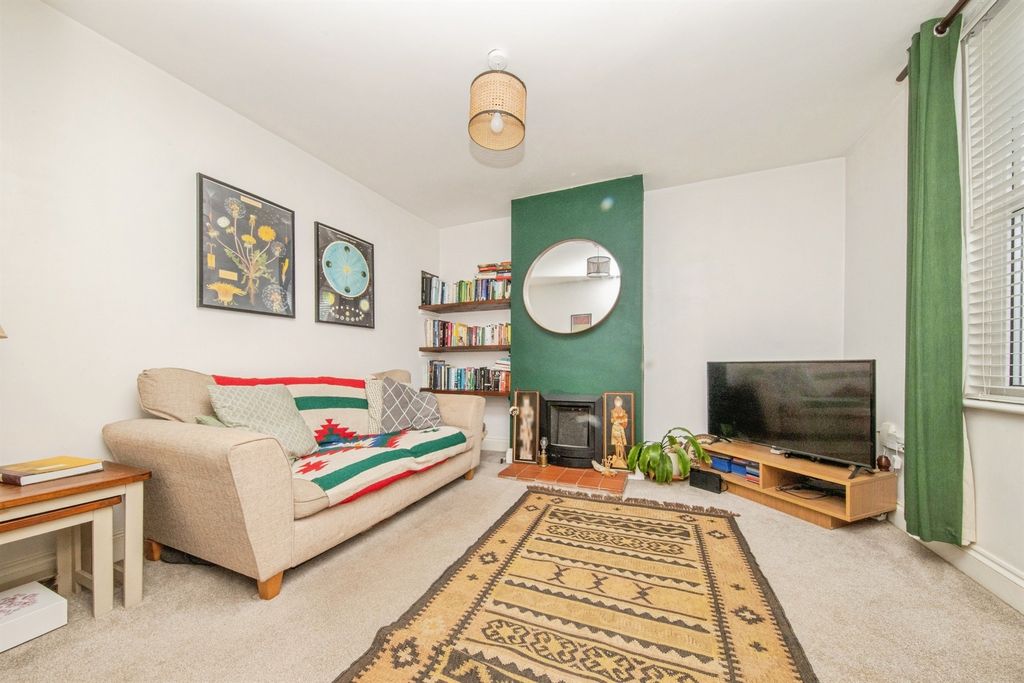Property photo 2 of 15