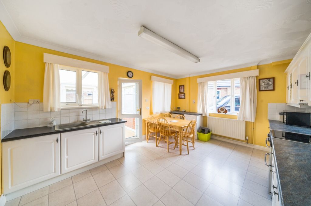 Property photo 2 of 10 1207610 (3)