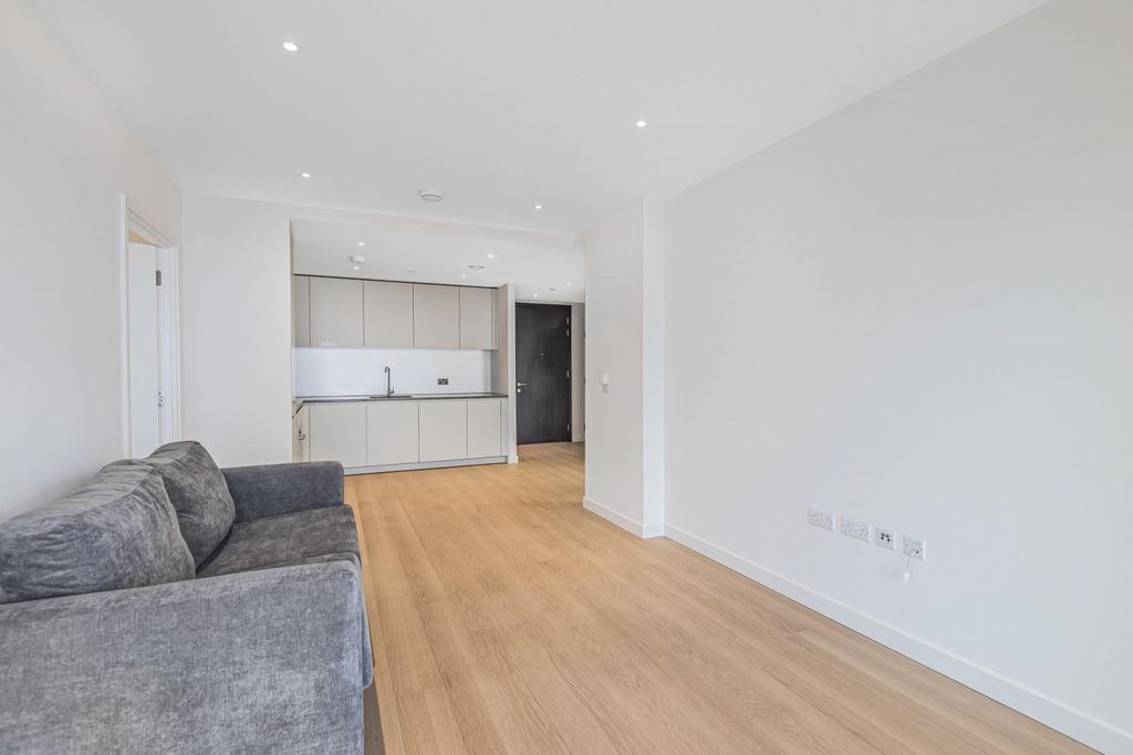 Property photo 2 of 22 Reception