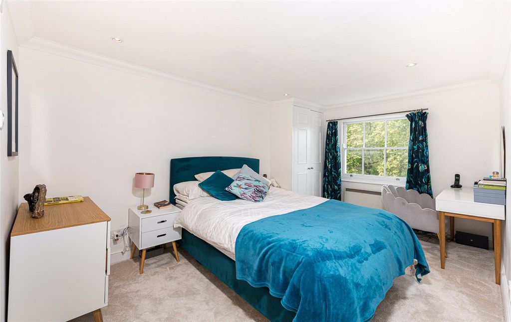 Property photo 3 of 9 Picture No. 18