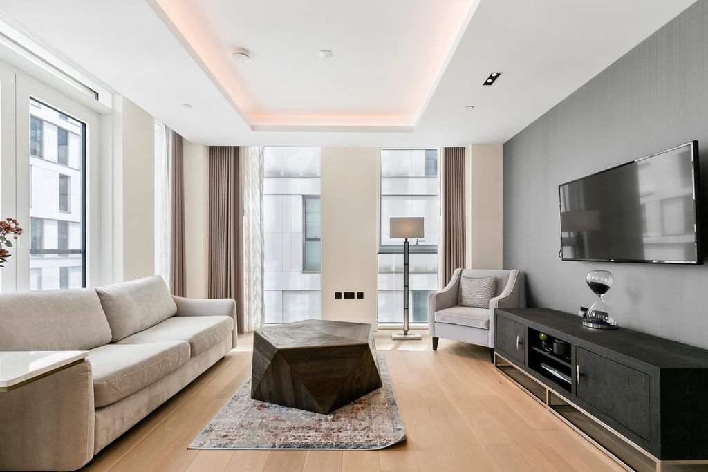 Property photo 3 of 17 Image