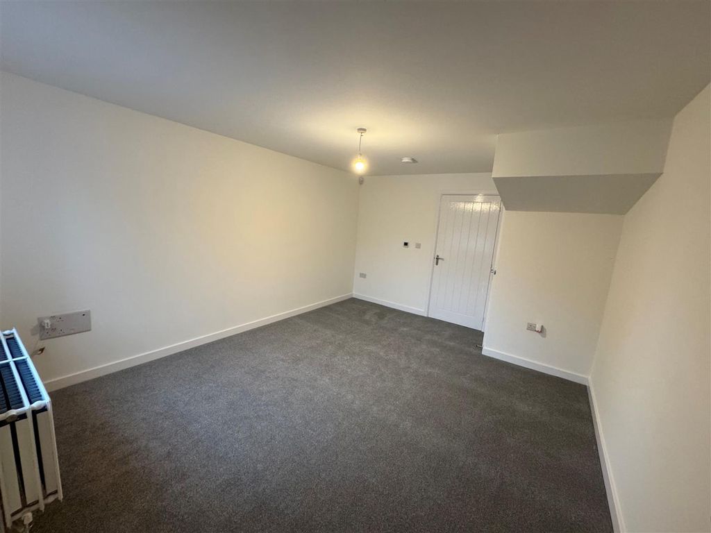 Property photo 2 of 12 Lounge.Jpg