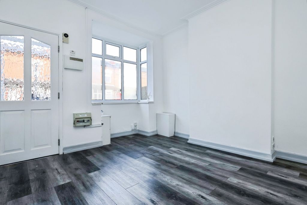 Property photo 2 of 13 Photo