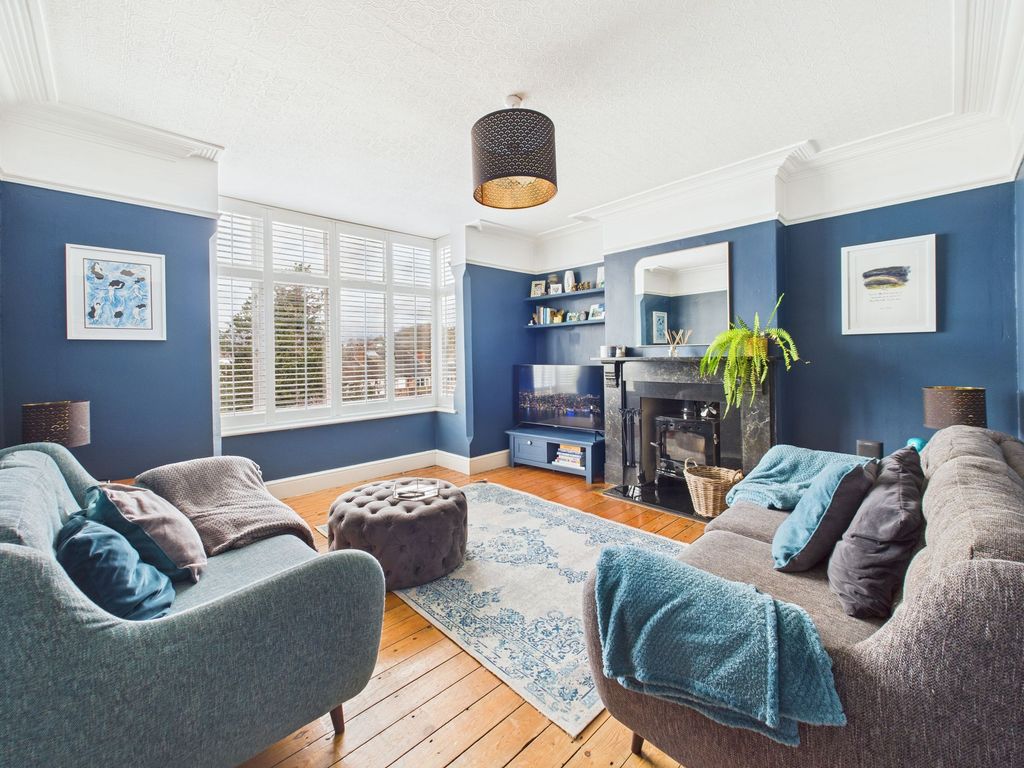 Property photo 2 of 22 Lounge