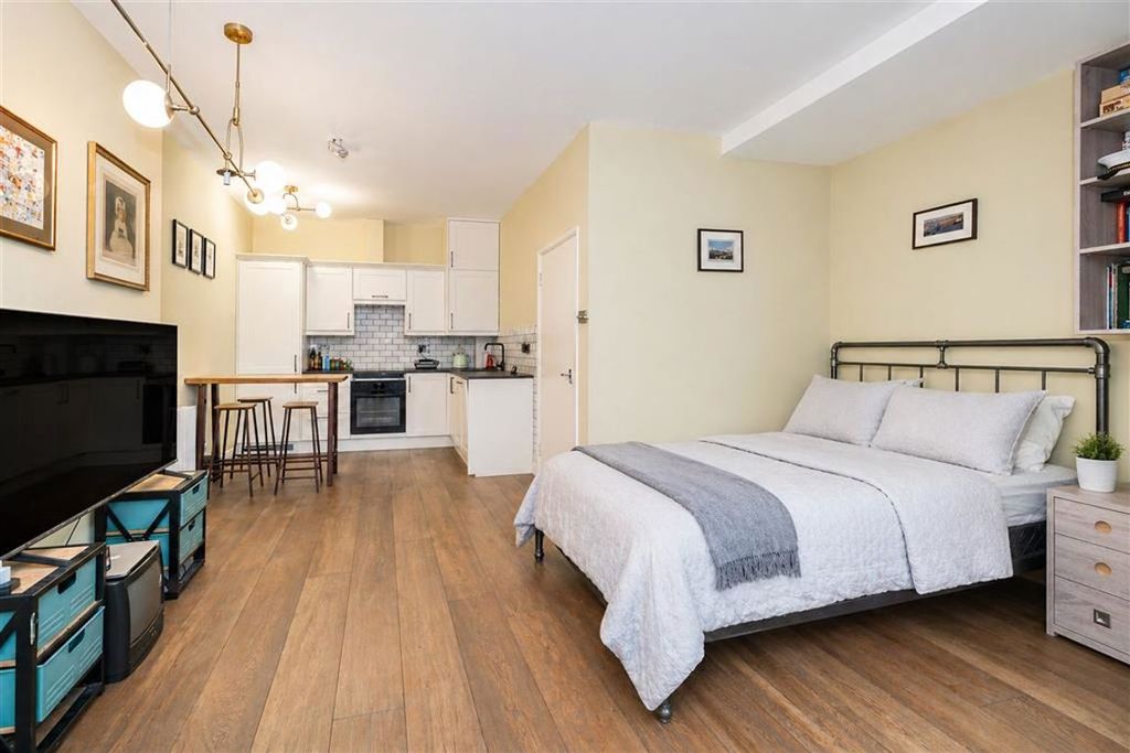 Property photo 1 of 3