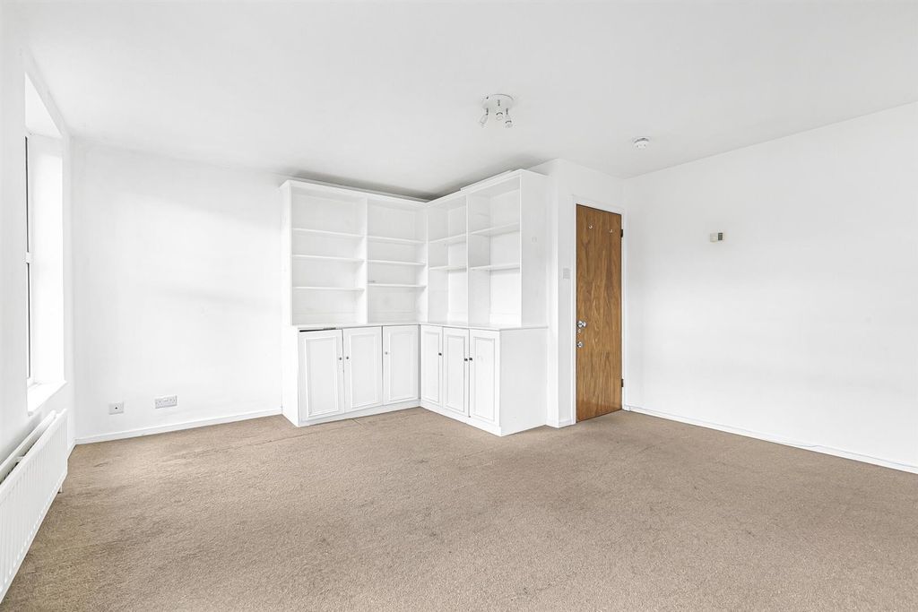 Property photo 3 of 21