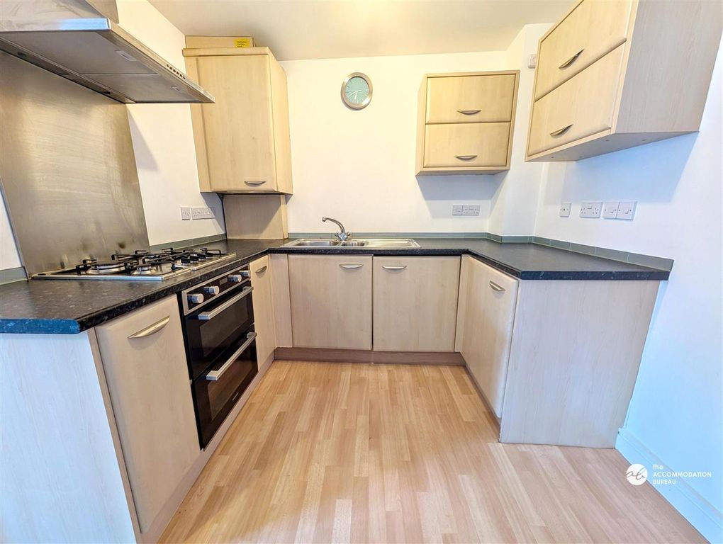 Property photo 3 of 14 Kitchen