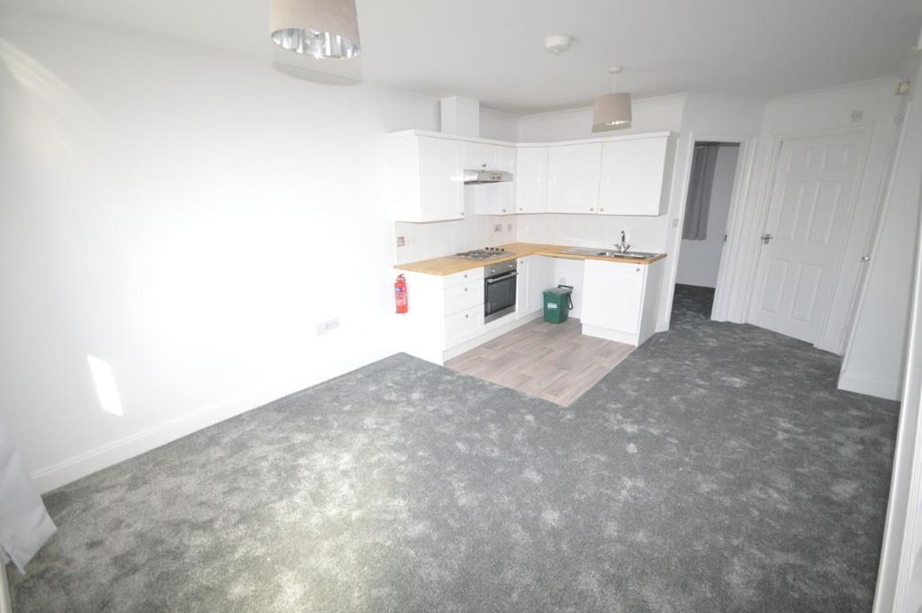 Property photo 3 of 12 Dsc_0044 (Medium).Jpg