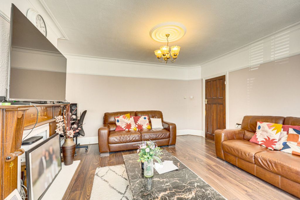 Property photo 3 of 25