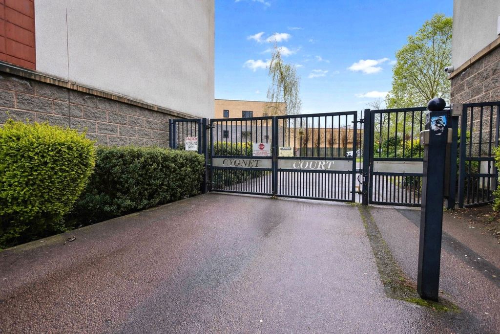 Property photo 2 of 14 Picture No. 13