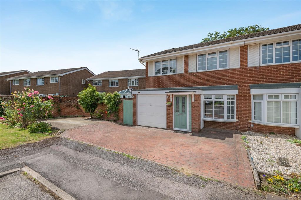 Property photo 1 of 21 8694920-Exterior04.Jpg