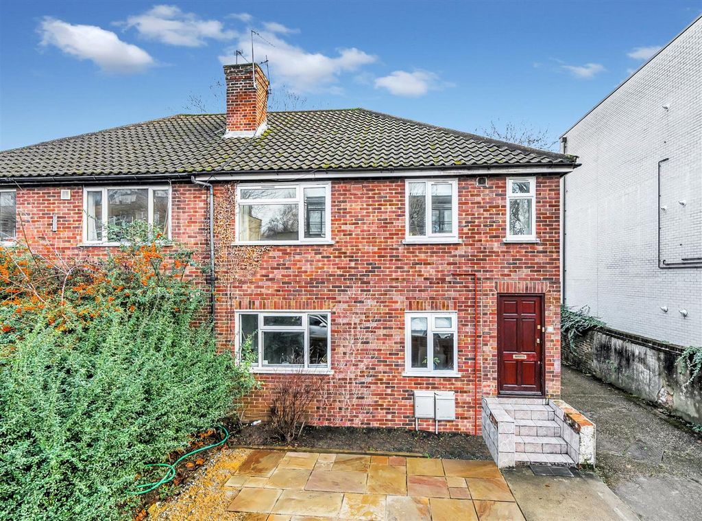 Property photo 2 of 13