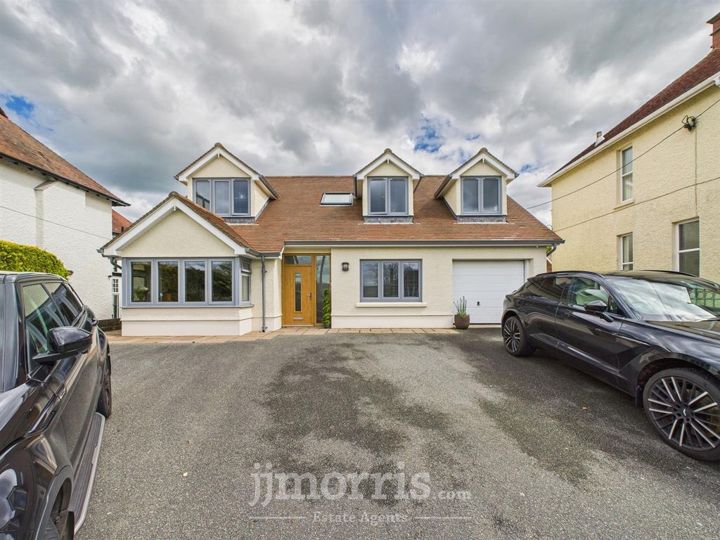 Property photo 1 of 37 Cam05297G0-Pr0034-Still047.Jpg
