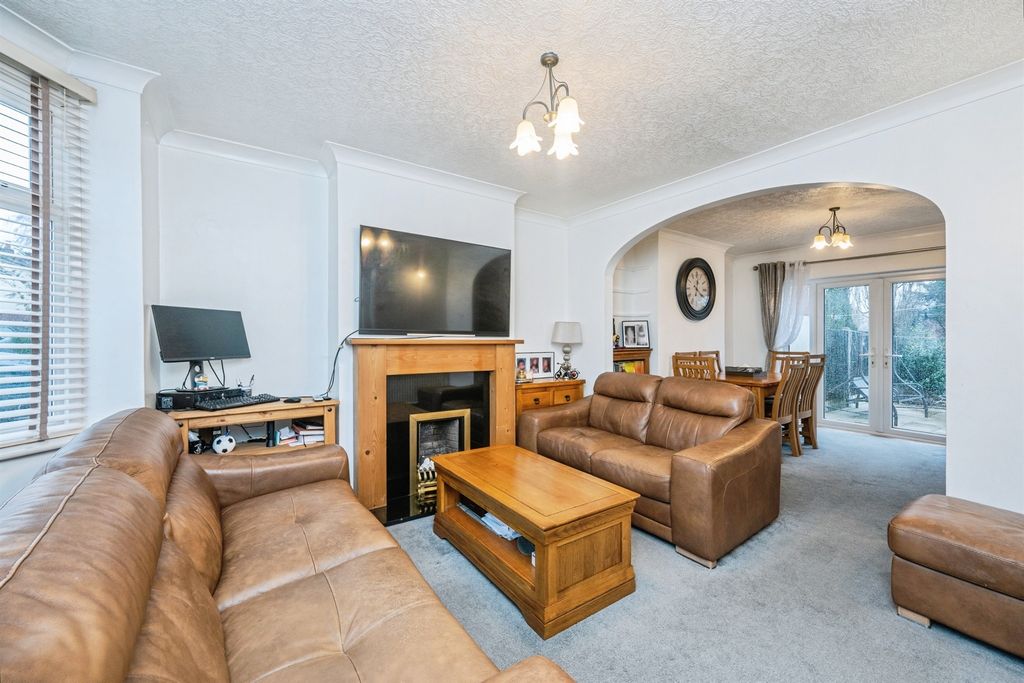 Property photo 2 of 17