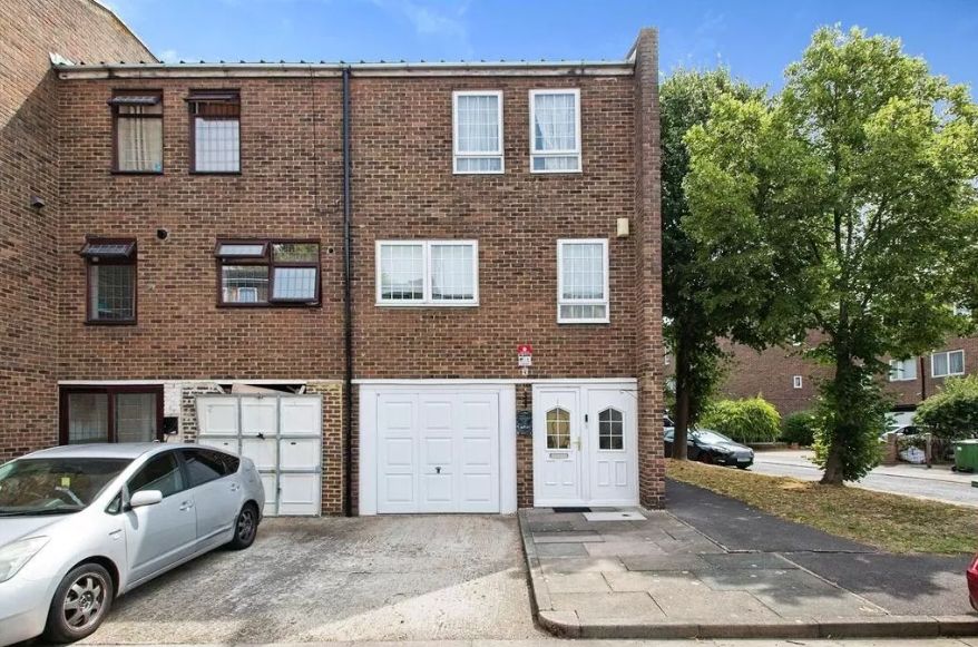 Property photo 1 of 5