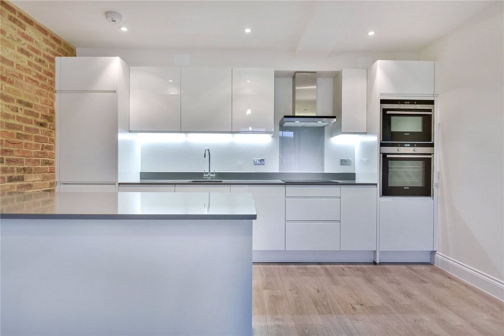 Property photo 1 of 8 Kitchen