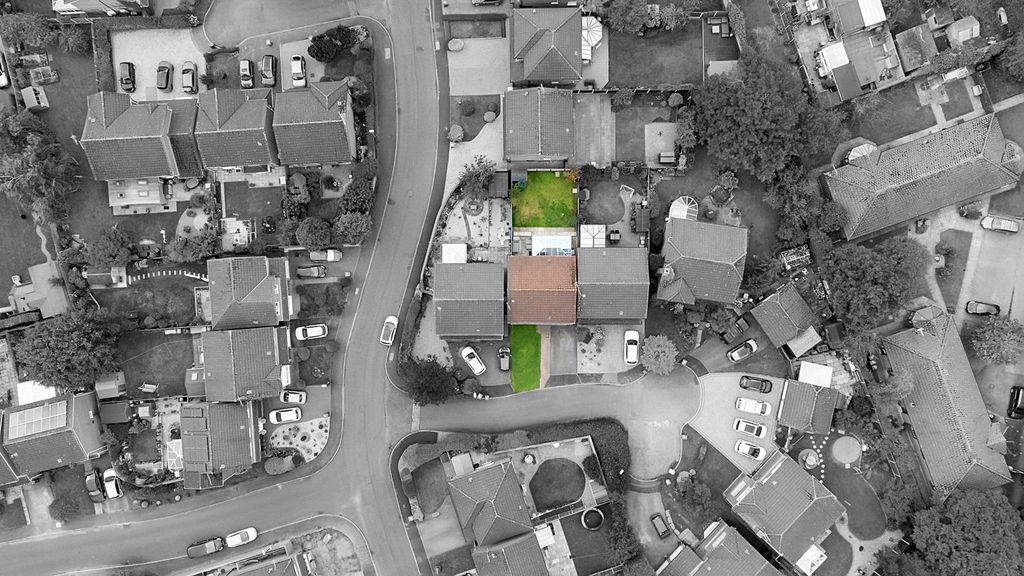 Property photo 2 of 28