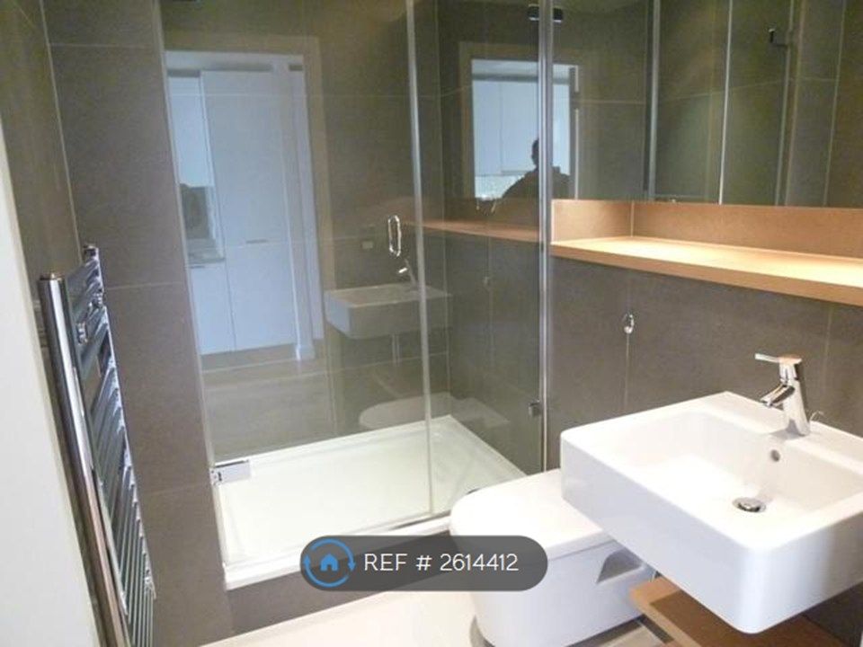 Property photo 2 of 8 Modern Bathroom