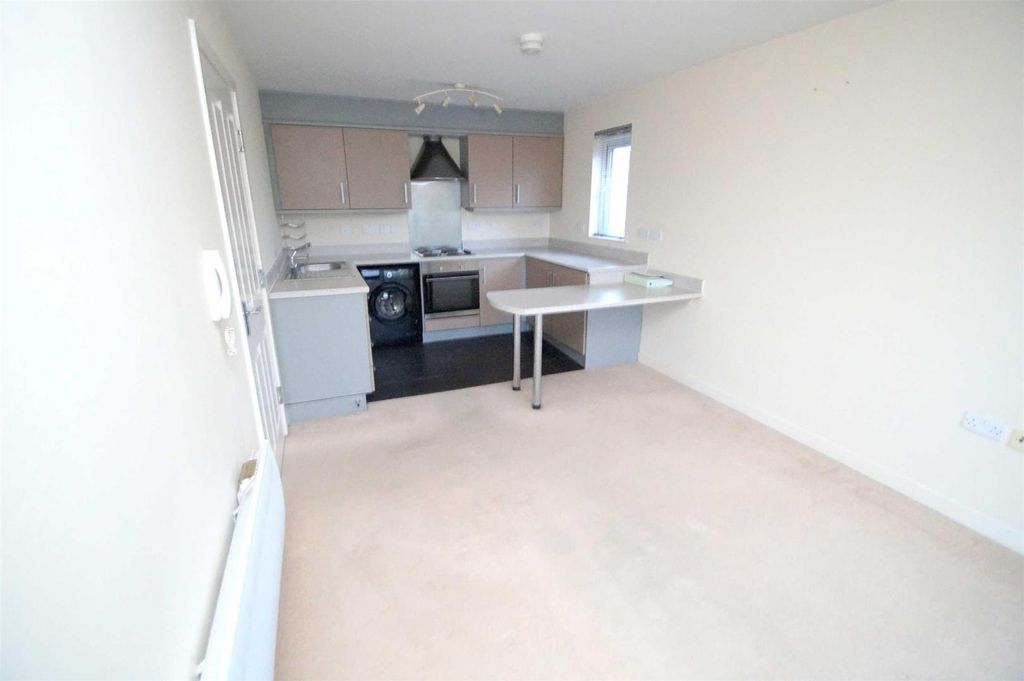 Property photo 2 of 9