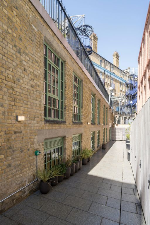 Property photo 3 of 54 MC37834839Hr.Jpg