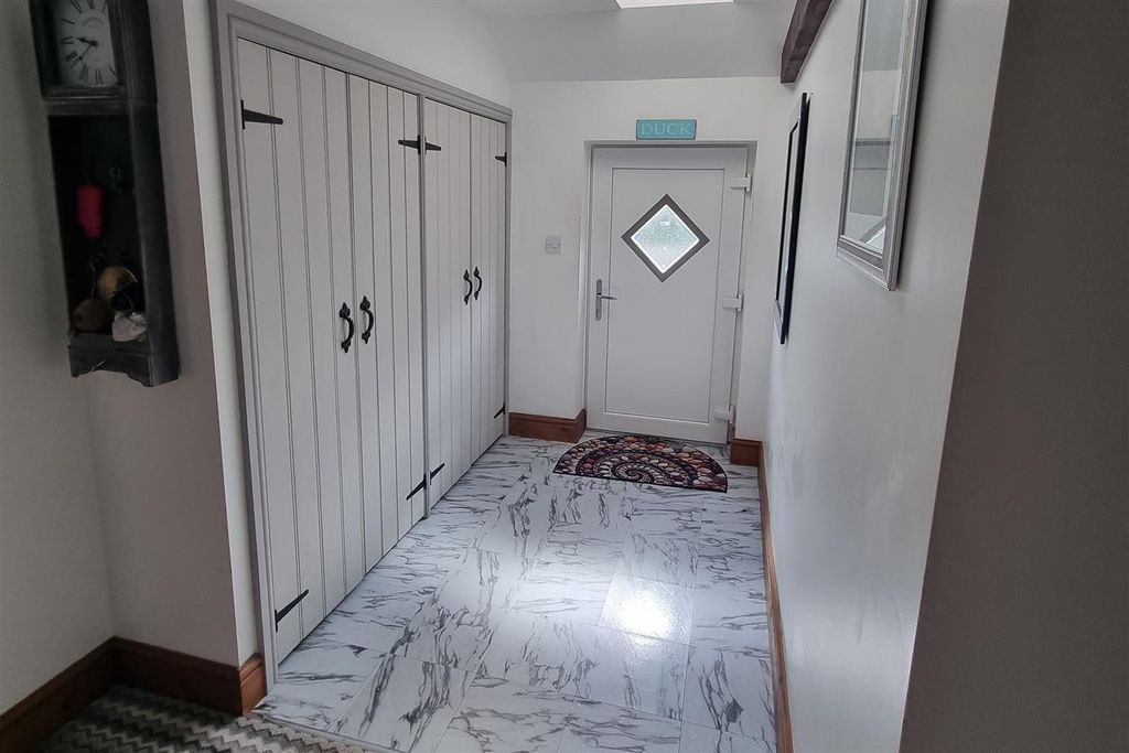 Property photo 2 of 13 Entrance Hall