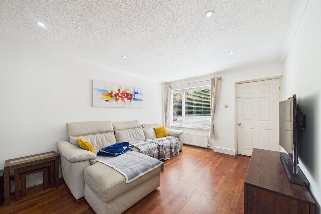 Property photo 3 of 9 Picture No. 11