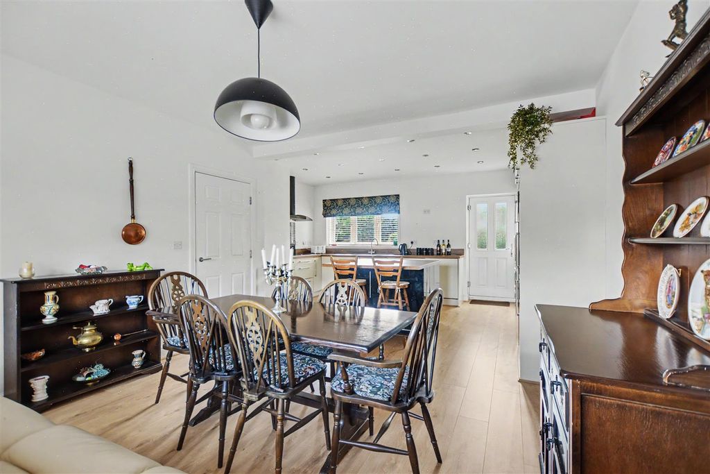 Property photo 3 of 25 Kitchen Diner_1.Jpeg