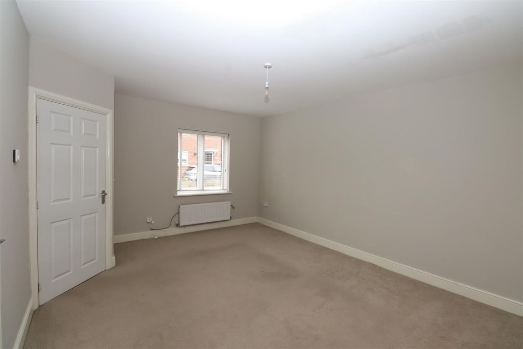 Property photo 3 of 12 Living Room