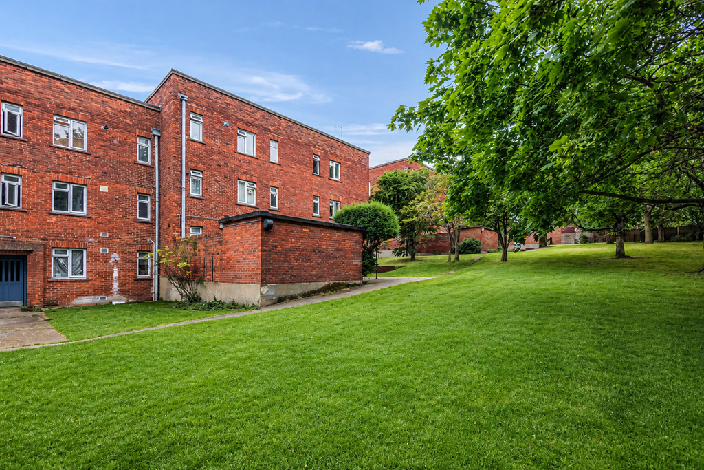 Property photo 1 of 12