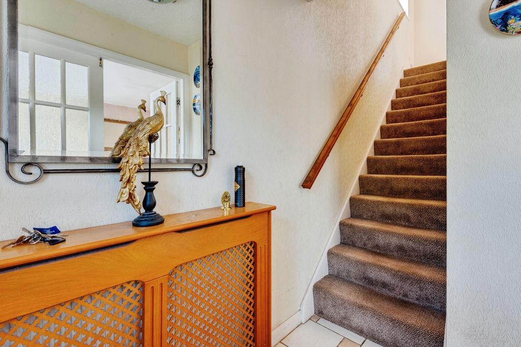 Property photo 2 of 17 Pbox-Img.Jpg
