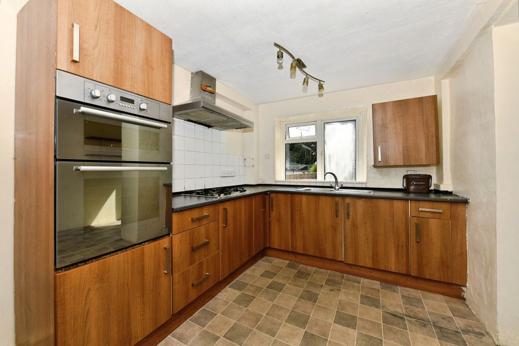 Property photo 3 of 16 Pbox-Img.Jpg