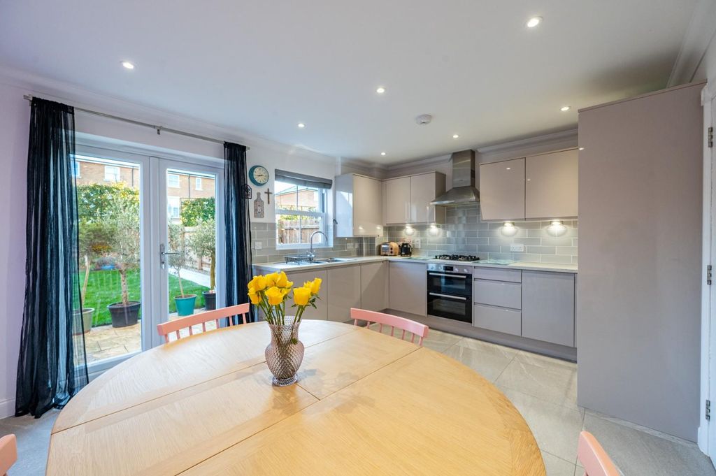 Property photo 2 of 21 Dsc_9261-Hdr.Jpg